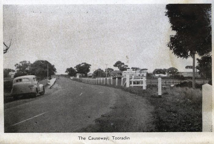 Causeway Tooradin postcard